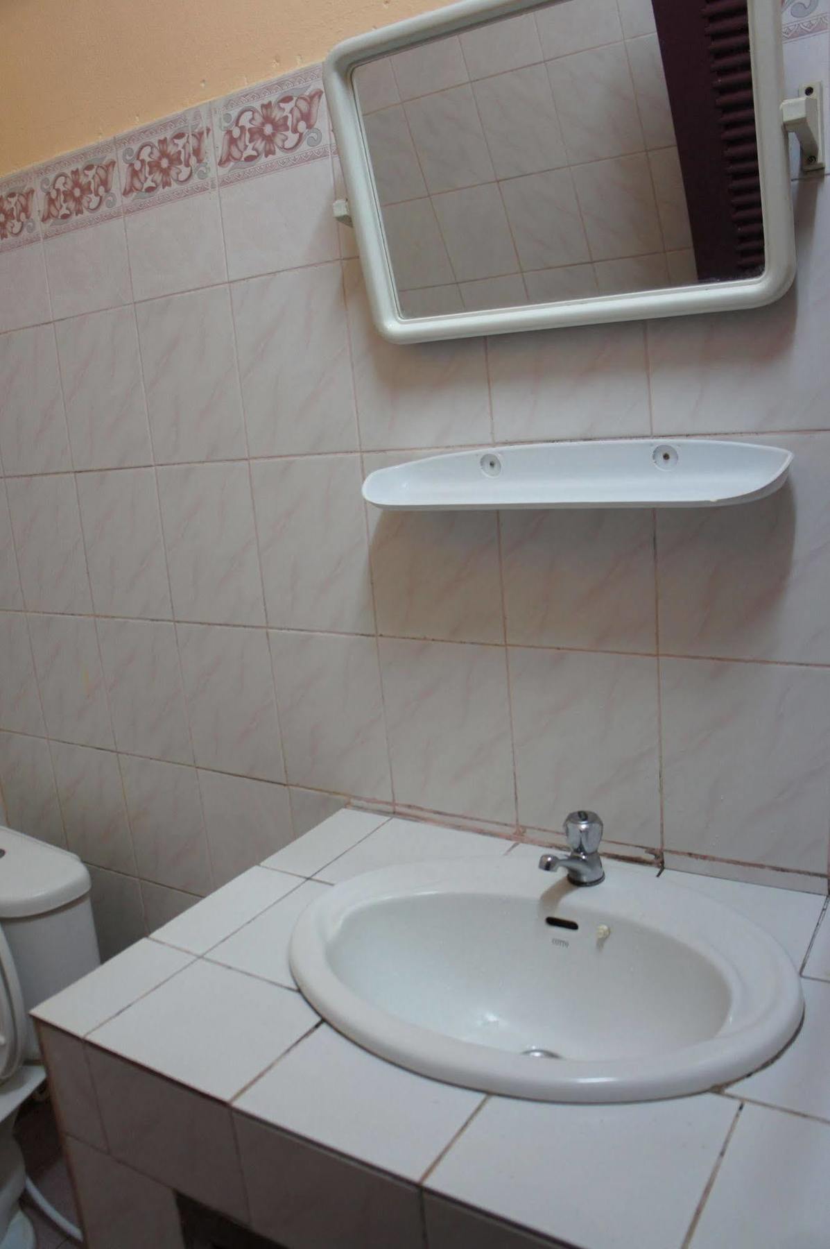 Viengsavanh Guesthouse Vang Vieng Bagian luar foto