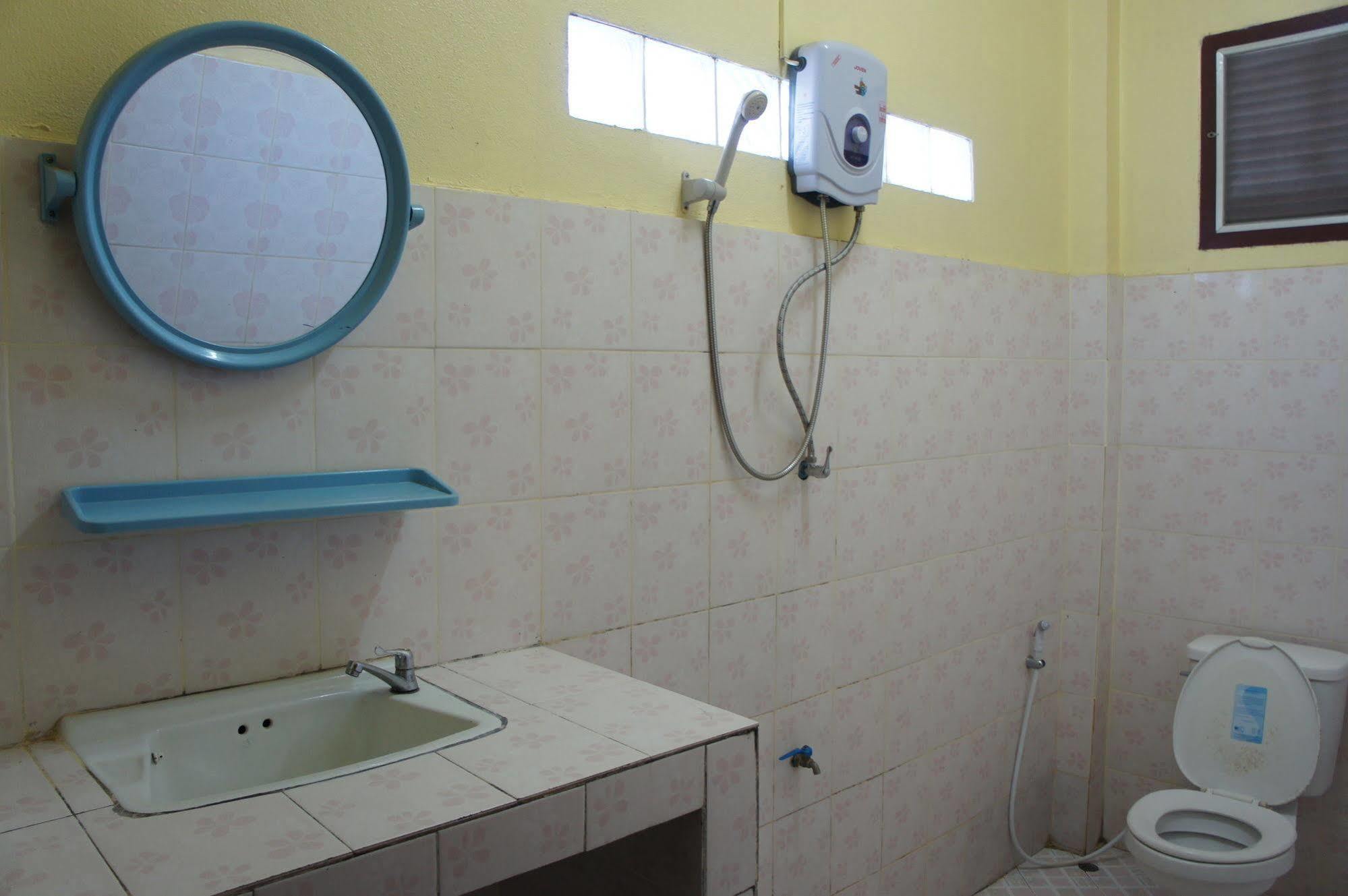 Viengsavanh Guesthouse Vang Vieng Bagian luar foto