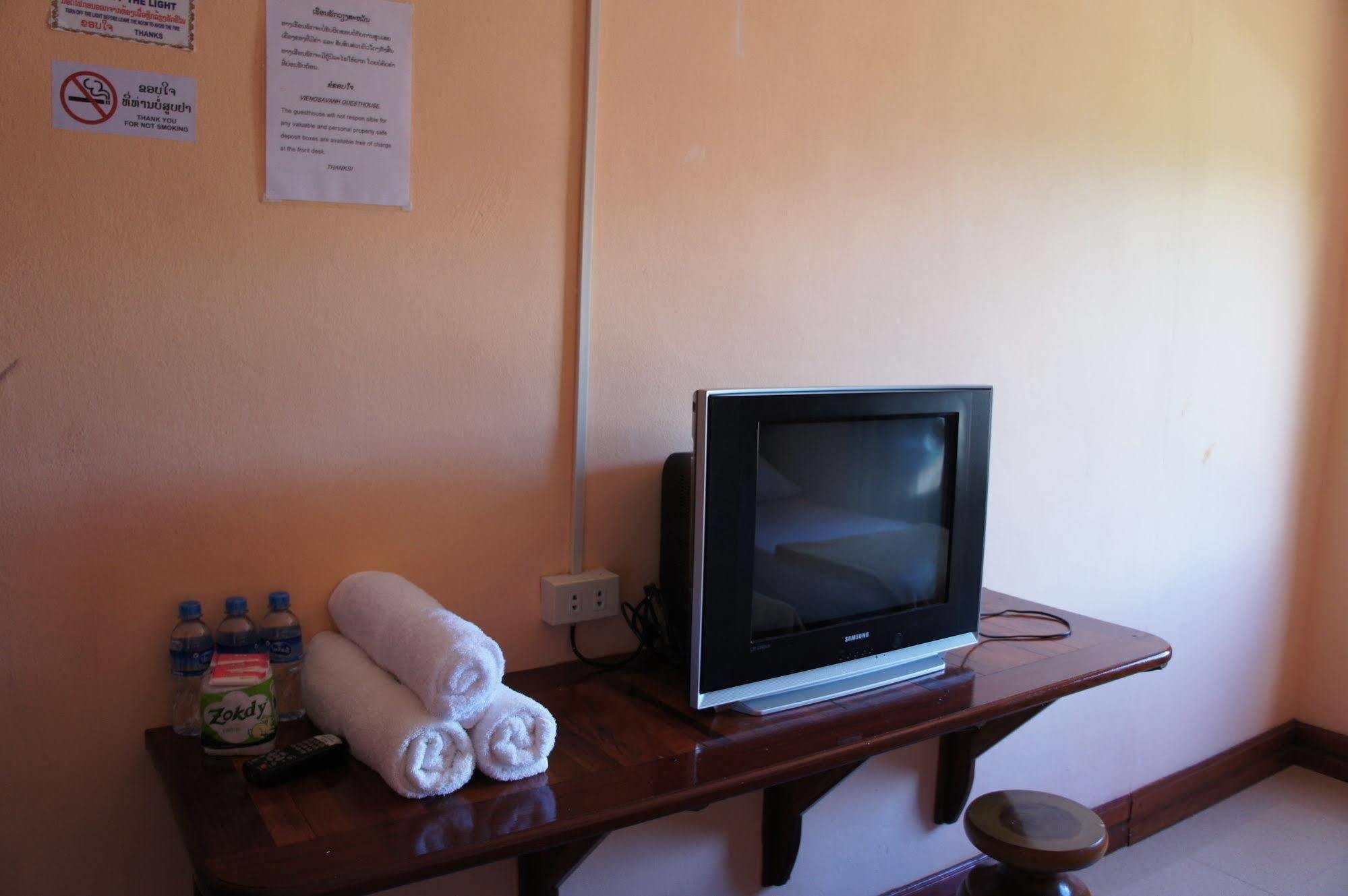 Viengsavanh Guesthouse Vang Vieng Bagian luar foto