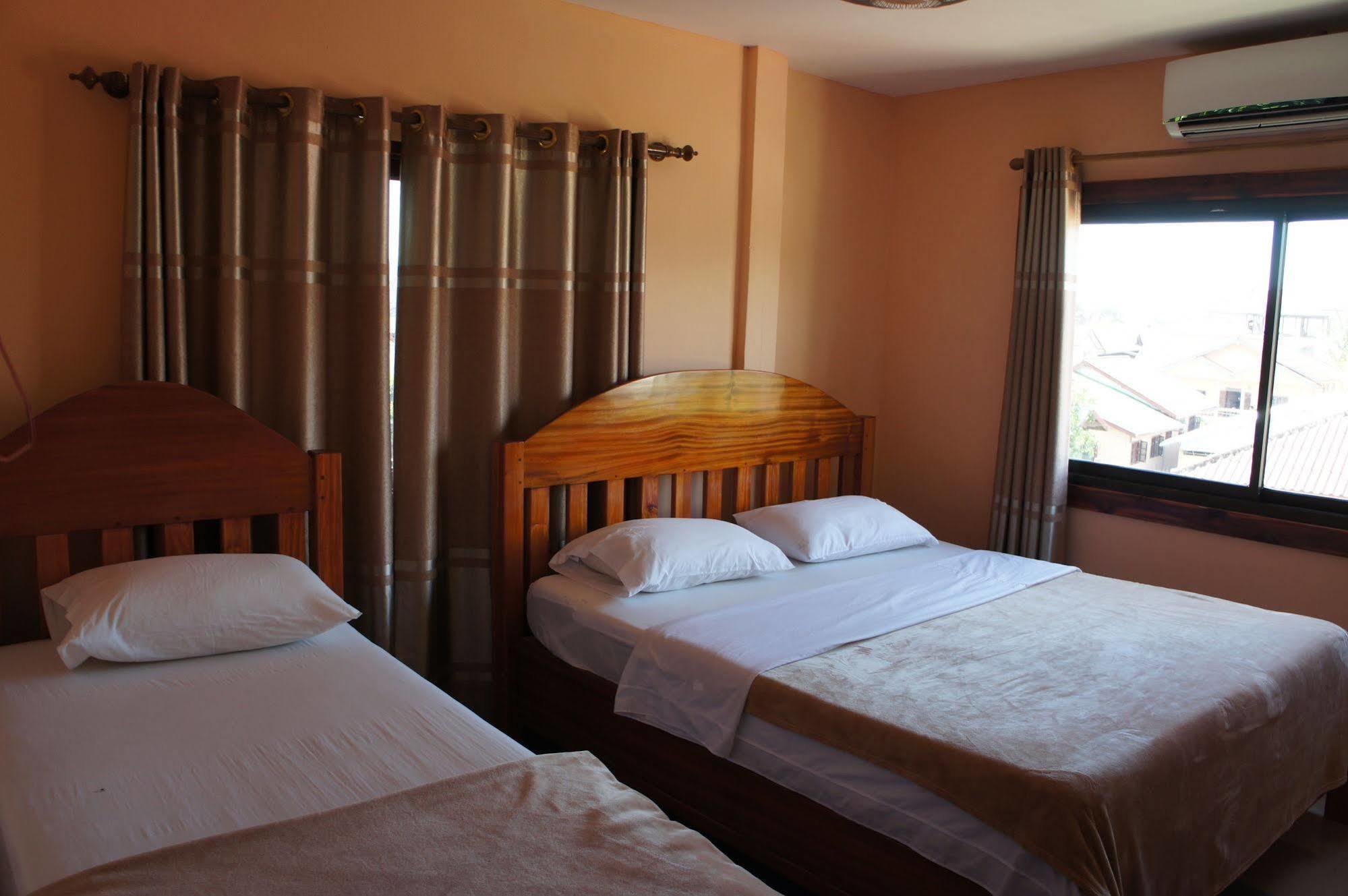 Viengsavanh Guesthouse Vang Vieng Bagian luar foto
