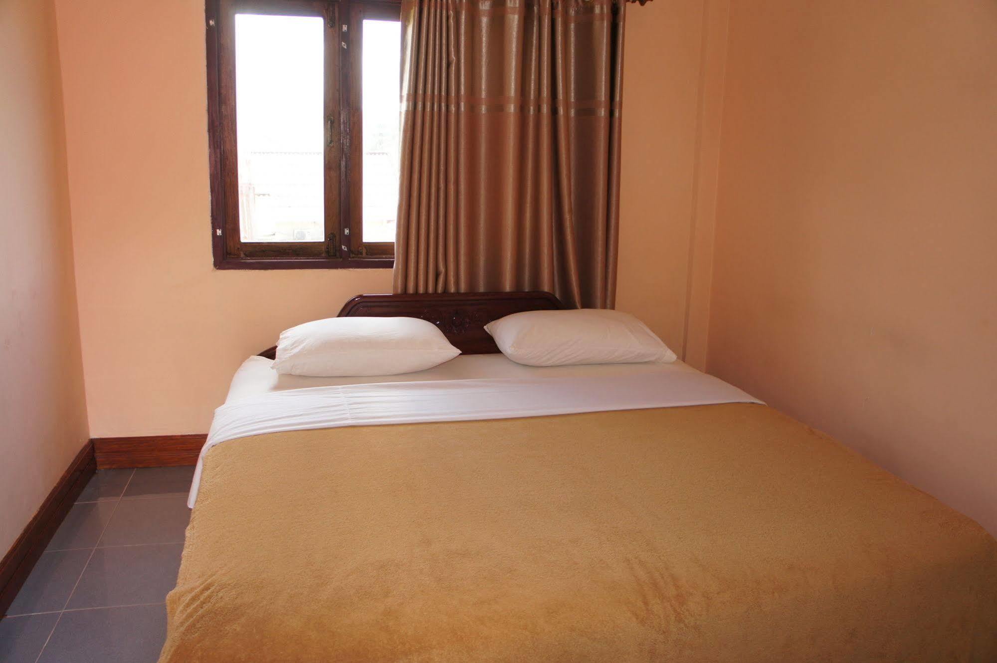 Viengsavanh Guesthouse Vang Vieng Bagian luar foto