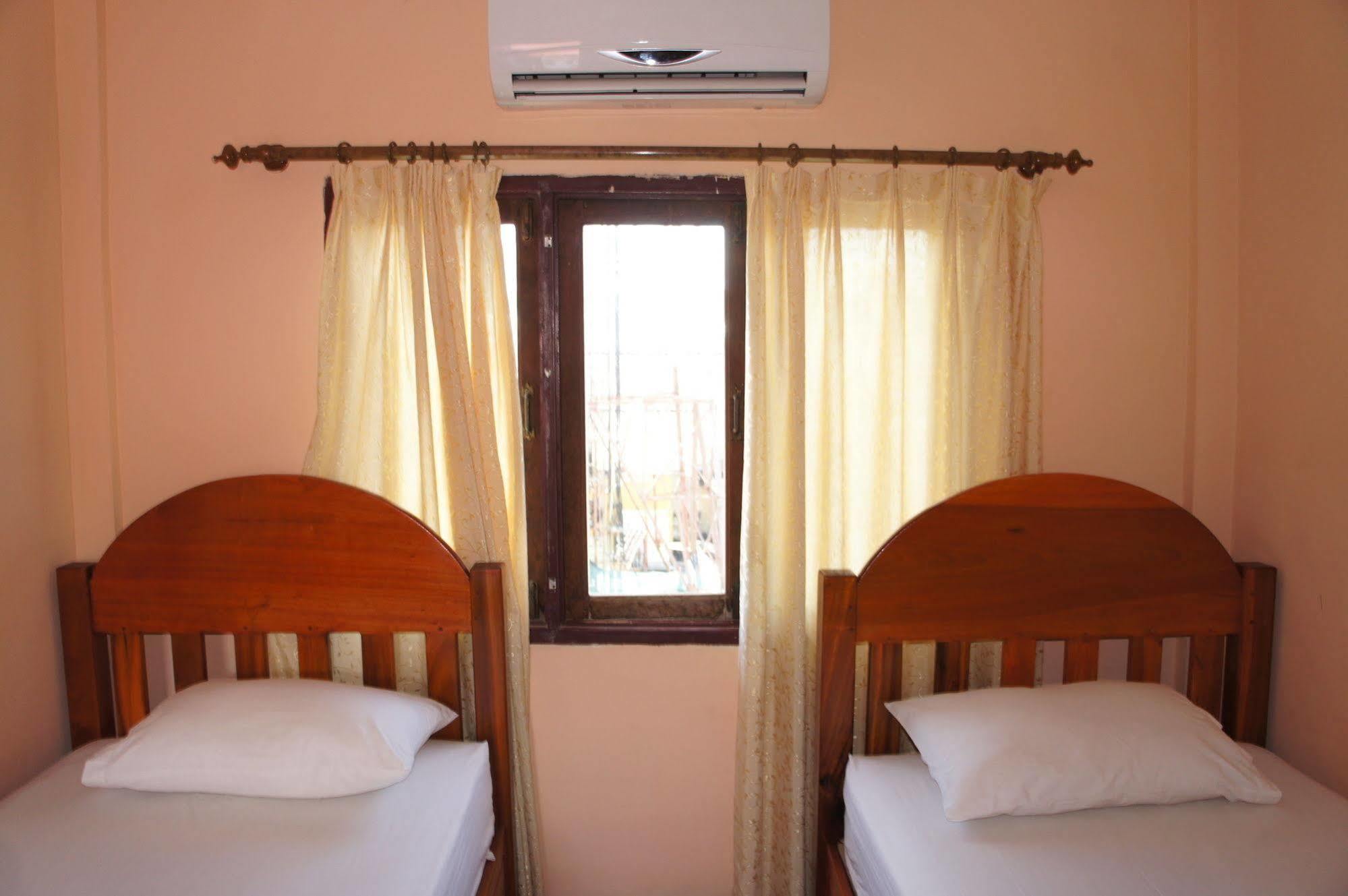 Viengsavanh Guesthouse Vang Vieng Bagian luar foto