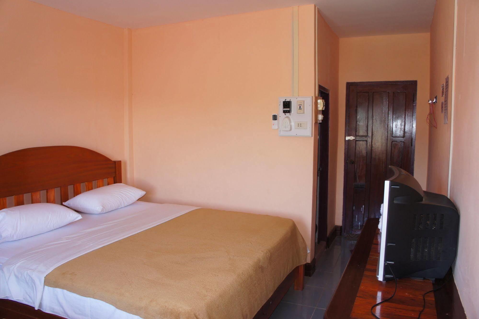 Viengsavanh Guesthouse Vang Vieng Bagian luar foto