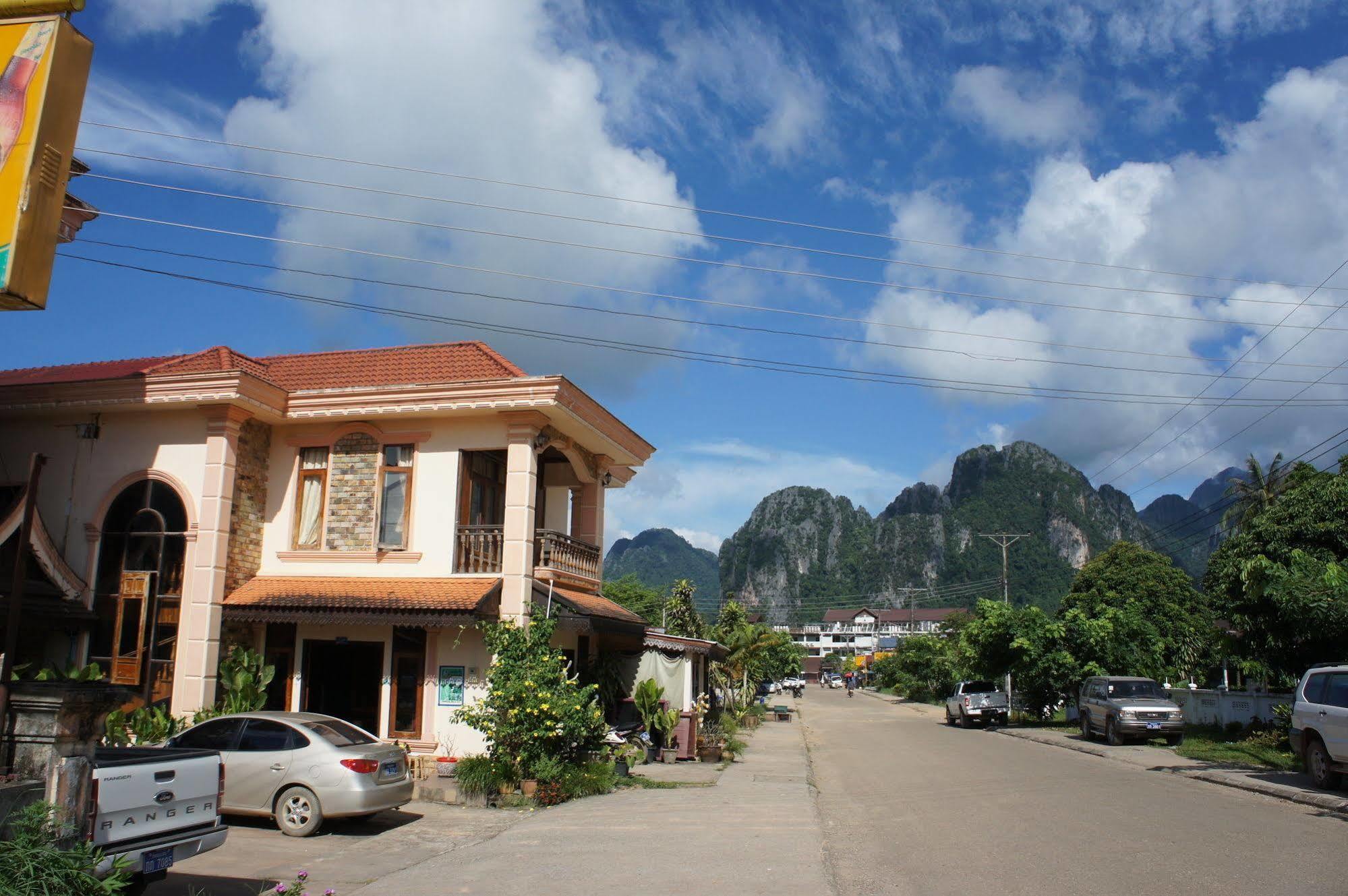 Viengsavanh Guesthouse Vang Vieng Bagian luar foto